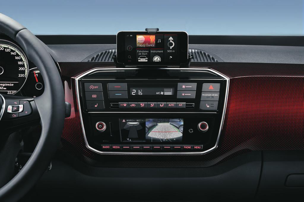 前席 D 重低音用サブウーハー ラゲージルーム スペアホイールスペース パークディスタンスコントロール リヤ オプティカルパーキングシステム リヤビューカメラ Rear Assist センサーにより障害物などを検知し 警告音やComposition Phoneのカラーディス プレイで知らせるシステムです ディスプレイ左側には障害物との距離や位置を表示 して 駐車時の安全な操作をサポートします