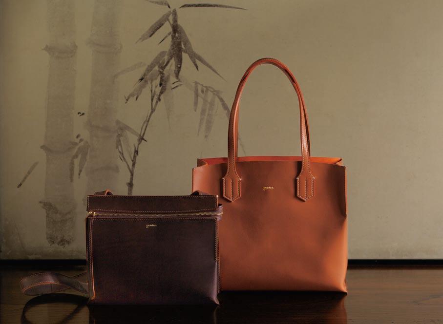 Arancio Arancio, means orange in Italian. The bags have simple yet sophisticated design.