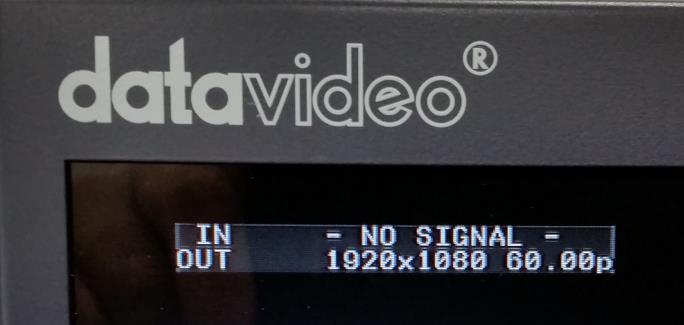 OSD Hide Mode DAC-45 の出力映像に入出力信号の状態を表示する OSD を表示するか否か設定ができます Disable Enable Disable : OSD 表示をします ( 工場出荷設定 ) Enable : OSD 表示を出しません (DAC-45 OSD 表示 ) No Signal