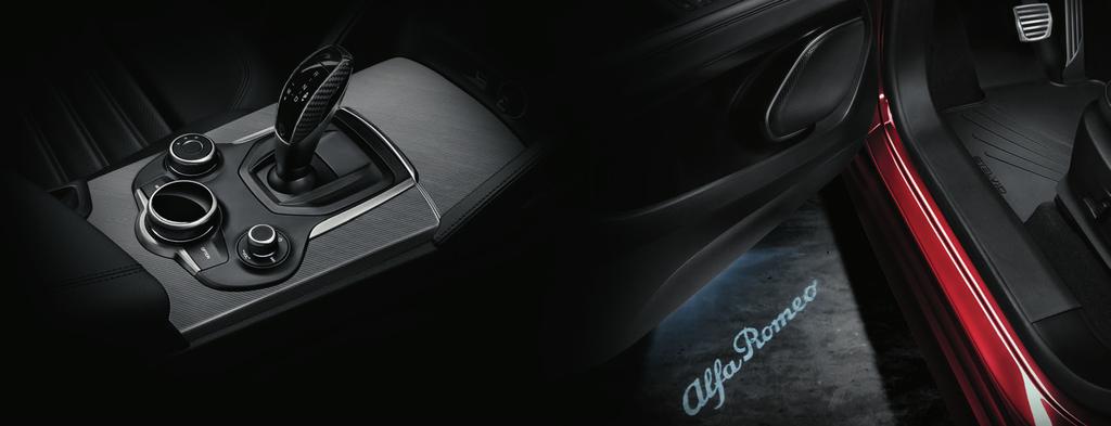 INTERIORS LED プロジェクターライト 白色の Alfa Romeo ロゴをドア下部に投影する LED プロジェクターライト フロントドア専用 左右 1 台分のセット 50549330
