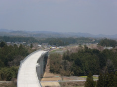 6 本 の 連 携 軸 である 高 速 自 動 車 国 道 地 域 高 規 格 道 路 等 の 整 備 計 画 本 線 部 施 工 状 況 橋 梁 部 施 工 状