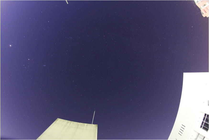 図 5.1 SBIG All Sky-340 による画像 (2012 年 8 月 1