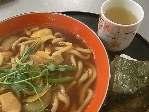 (kasvis) Curry nuudeli (kana) 鳥 Curry nuudeli (kasvis) 野菜 Curry noodles: