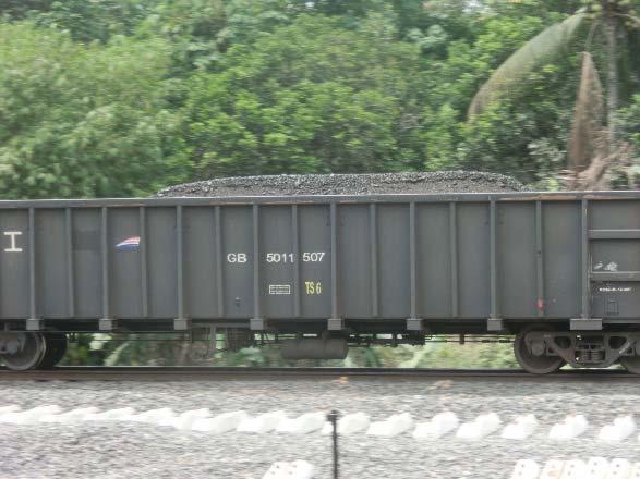 RMK Energy は 鉄道コンテナを使用した石炭輸送システムを提供している Lahat から Simpang までの鉄道輸送である PT.