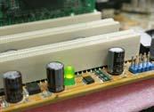 3.2.1 電源が入らない ASUS マザーボードはスタンバイ電源 LED を搭載しています LED はシステムが ON の場合 点灯します LED が点灯しない場合 以下の手順に従い問題を解決してください 1.