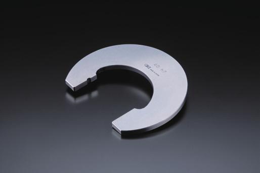はさみゲージ Snap Gauge マスタリングゲージ Master ring gauges 鋼 Steel セラミックス Ceramic 材質 SKS-3 Material: SKS-3 硬度 HRC58~62 Hardness 材質ジルコニア Material: Zirconia 硬度 HV135 Hardness 別途超硬も製作いたします Master ring gauges made