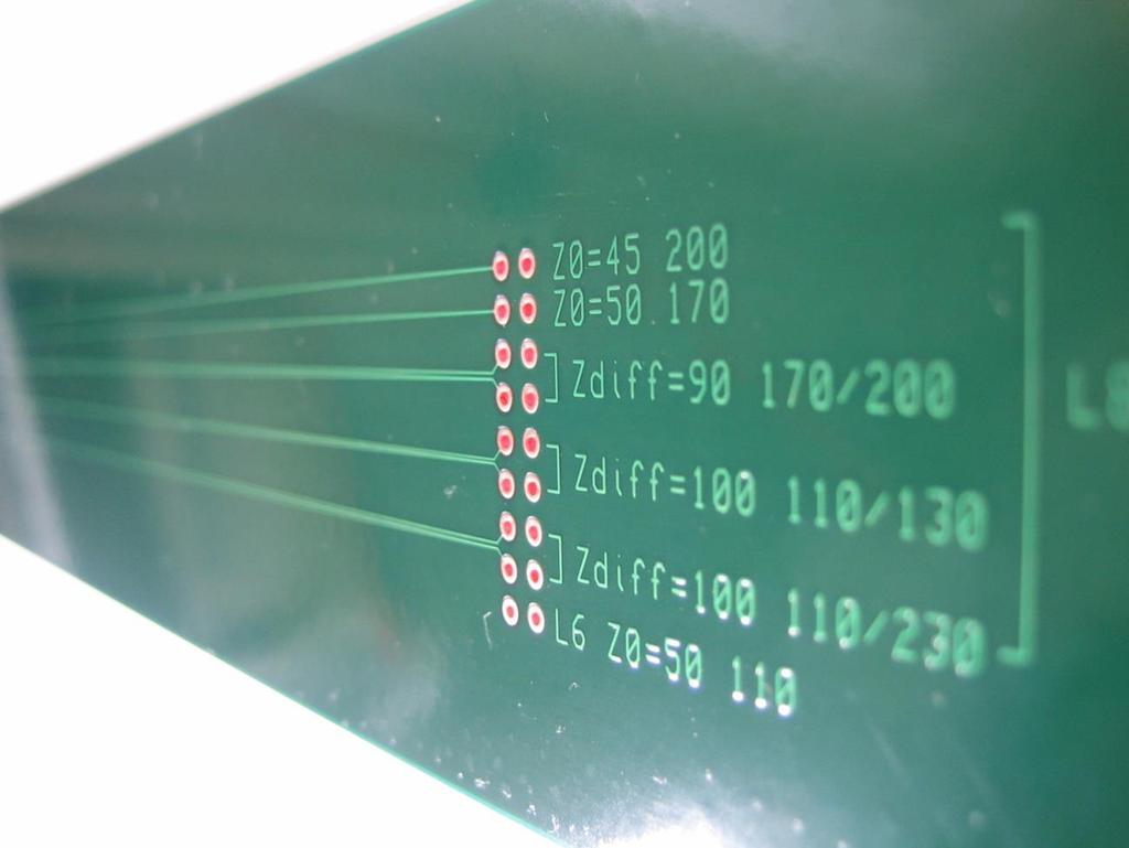 インピーダンス コントロール基板の実例 TDR 測定ポイント 基板の捨て部分に用意する写真のようなテストクーポンを TDR (Time Domain Reflectometer) 法と呼ばれる技術で測定し