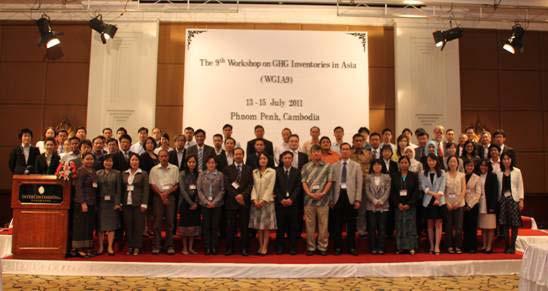 インベントリ作成の途上国支援 WGIA の開催 アジアにおける温室効果ガスインベントリ整備に関するワークショップ Workshop on GHG Inventories in Asia (WGIA) 目的 : インベントリ作成に直接関わる行政官及び研究者間の情報交換を通じて 各国のインベントリの品質向上を目指す 主催 : 日本国政府 ( 環境省 ) 及び国立環境研究所