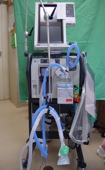 当院の成人用人工呼吸器 ( 挿管