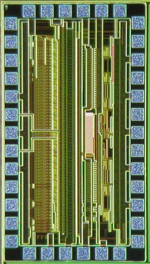 2.4 mm 6-bit Flash ADC Phase II Analog inputs Comparator Encoder Output buffer Digital outputs Clock inputs Digital outputs SNDR, SFDR (db) 45 40 35 30 25 20 15 10 5 0 試作年度 2005 設計期間