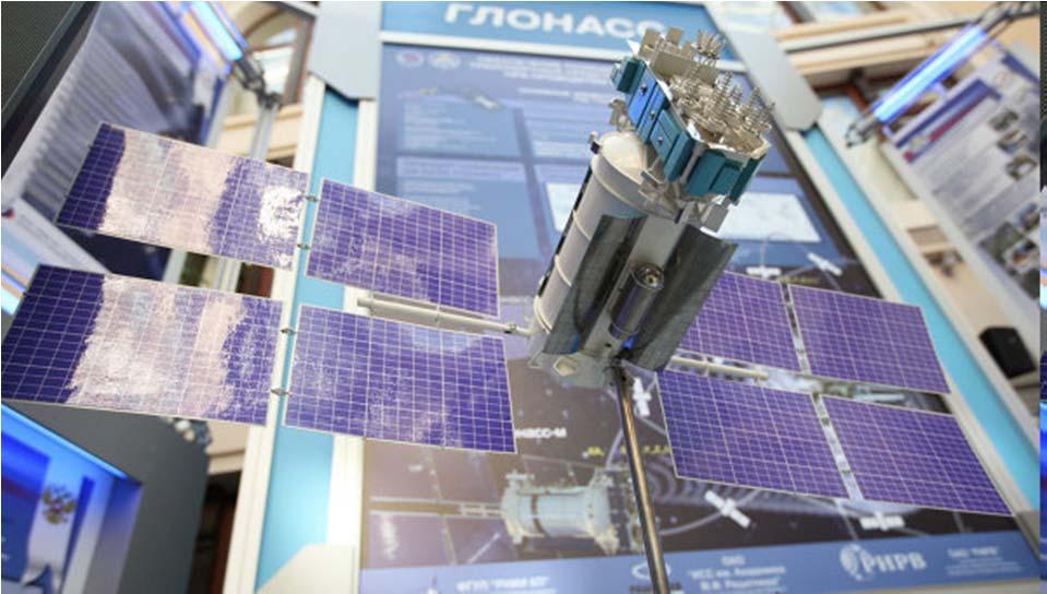 7. 衛星測位分野の国際動向 3 グロナス ( ロシア ) 運用中 1980 年代初頭から軍事目的として 米国の GPS に対抗した測位衛星システムの整備に着手 (GLONASS=Global Navigation Satellite System) 1991 年のソ連崩壊後の予算不足で数機のみしか稼動しない時期もあったが 2011 年 12 月に
