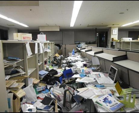 2% (N=646) ( 平成 23 年東京消防庁調べ ) 家具類の転倒 落下 移動の有無 11 階以上 (N=105) 6~10 階 (N=197) 26.9% 4.6% 5.8% 13.3% 東日本大震災における東京都におけるオフィス内の被害 9.
