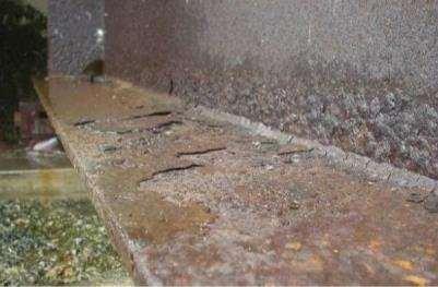 錆の層状剥離が漏水滞水のある箇所で錆の層状剥離 主桁