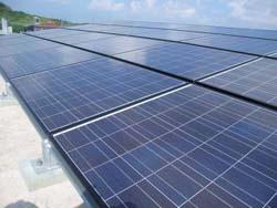 4. 太陽光発電システム 屋上緑化 LED 照明等の環境アイテムを導入本物件の共用部には 10kW の太陽光発電システムを導入します 平常時には共用部の照明等に利用し