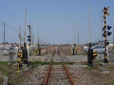 6km) の改良により コンテナヤードへ直接鉄道が乗り入れる オン ドック レール