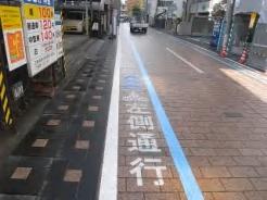 0m 以上 の自転車走行空間確保が可能 (YES) 自動車との 物理的な分離が必要 (YES) イメージ ( 1) (NO) (NO) 2 自転車専用通行帯 車道に 1.
