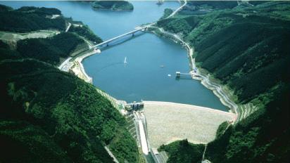 ) 揖斐川沿岸の横山ダムかんがい用水の代替補給 洪水調節 流水の正常な機能の維持 ( 異常渇水時の緊急水の補給を含む ) 発電 ( 中部電力