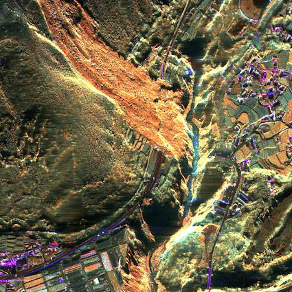 01/9 Vol. J101 B No. 9 7 Fig. 7 6 Close-up image of landslide at Minami-Aso village of Fig. 6. 016 4 17 4 16 G4U 6 P s P d P v 6 7 5x 5 imaging window 7 1 6 7 Web [17] 6.