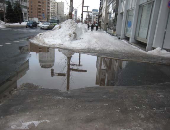 14. 融雪水が道路構造に与える影響及び対策に関する研究 写真-2.2 路盤材料の凍結融解試験 写真-2.