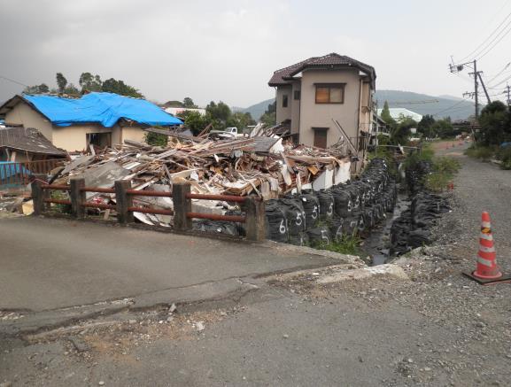 益城町においては 戸建がほとんどで アスベストの被害は無い様子だった 2 日目 :9/9( 金 ) 熊本県庁