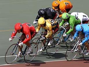 競輪事業とは 競輪は 自転車競技法 ( 昭和 23 年制定 ) に基づき 地方自治体のみが実施する公営競技 (