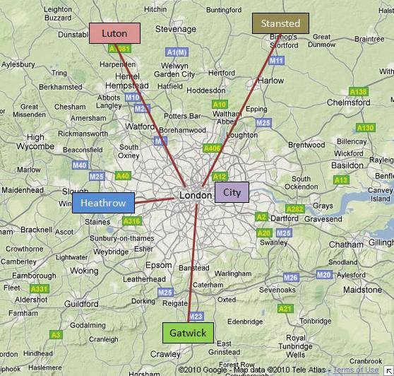 ロンドンにおける複数空港の状況 空港 中心地からの距離 メイン キャリア ネットワーク 滑走路 運営会社 ヒースロー空港 4km ブリティッシュ エアウェイズ 欧州域内 外 本/4,000m級 BAA ガトウィック空港 45km イージージェット 欧州域内 外 本/3,000m級 Gatwick