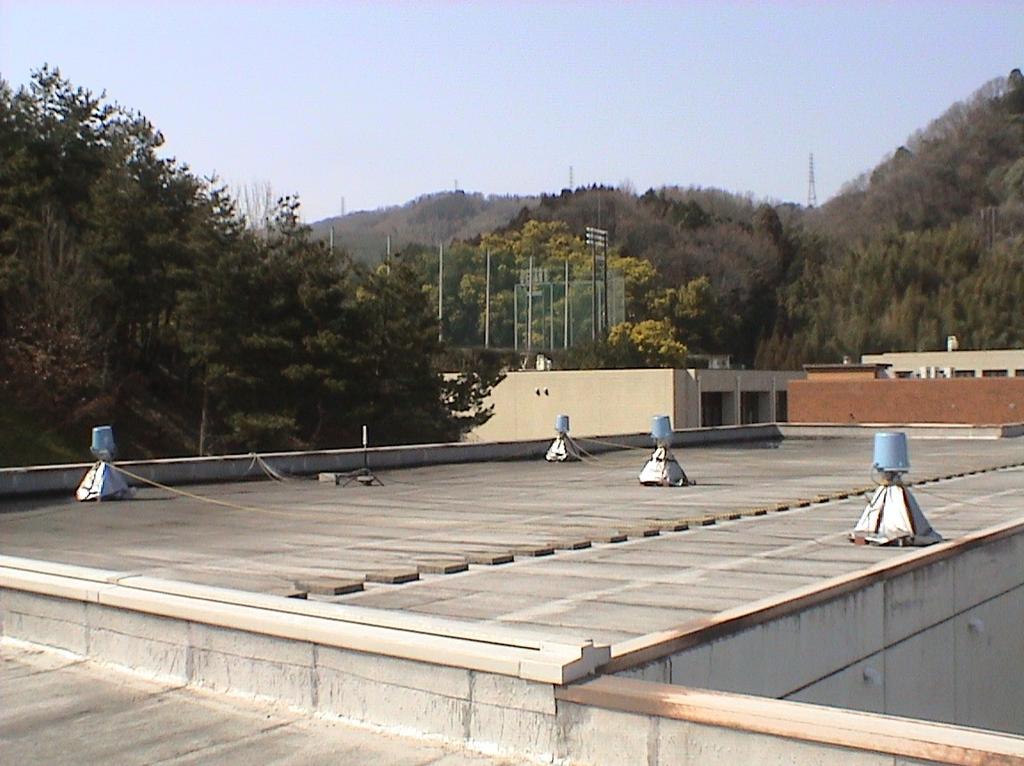 LAAS Large Area Air Shower [5] [6] 11 The new air shower arrays on the roof of the 1st building in Nara Sangyo University [1] Ohara, S., Konishi, T., Tsuji, K., Chikawa, M., Kato, Y., Wada, T.