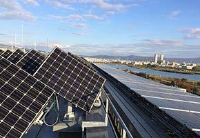 再 エネルギーの利 太陽光 などの活 を推進 ダイキングループでは 太陽光 などの再 可能エネルギーの利 促進に努めています 例えば 欧州では EU 指令によって太陽光 などの再 可能エネルギーの利 率を2020 年までに20% まで めることを