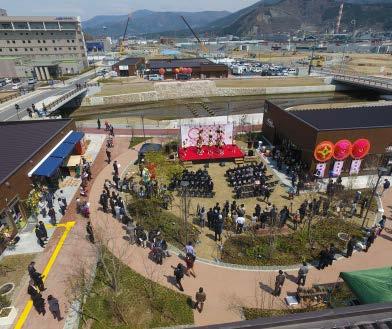 28 年 3 月 13 日 JR 大船渡線 (BRT) の嵩上げ工事 駅前広場等が完成し