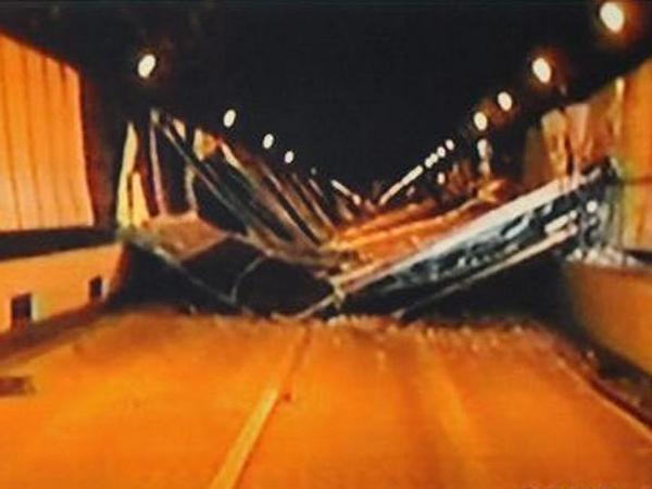 笹子トンネル天井板落下事故 2012 年 12 月 2