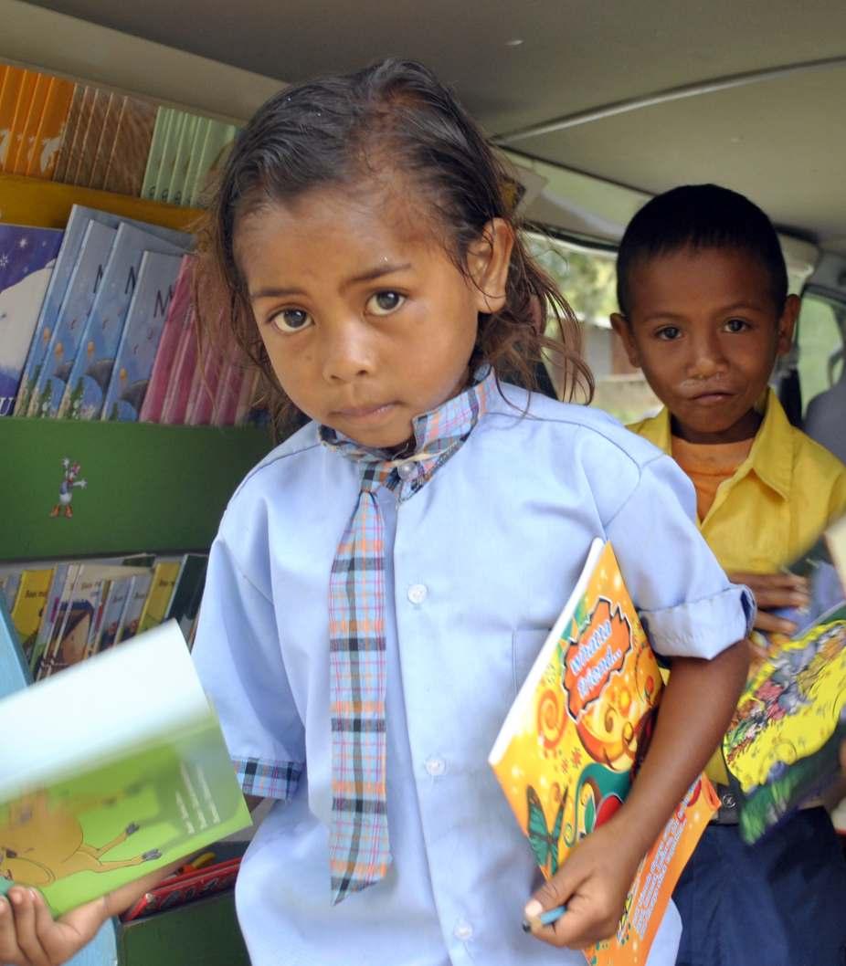 SENTRADU BA HASA'E OPORTUNIDADE EDUKASIONÁL Desde 2001 Fundasaun Alola kontribui ona iha dezenvolvimentu edukasaun iha Timor-Leste.