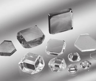 この方法による単結晶ダイヤモンド (SCD) 材料の微小破壊強度の試験が以前に報告されている (4)() このときの試験ではSCD 製の円錐状の球状圧子が用いられたが 単結晶であるため面方位によって摩耗特性が大きく異なり