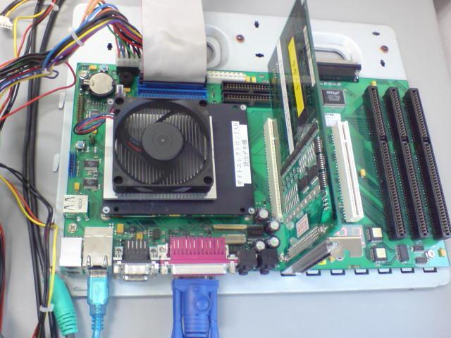 1 プラットフォームの基本スペック 1.1 本体外観 1.2 スペック詳細 カテゴリアイテム情報 Windows バージョン Windows XP Professional SP2 [5.1 Build 2600] HAL の種類 ACPI ユニプロセッサ PC CPU 名前 Pentium M クロック周波数 1400MHz 2 次キャッシュ 2048 KB [Full:1399.