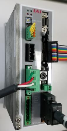 コネクター部に PIO フラットケーブルのコネクターを挿入します 挿入 コントローラー