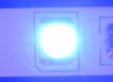 5mm 写真 下 : 青幅 10mm LED チップ 5050 2.