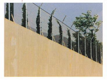 さい ブロック塀 万年塀は除く 2 フェンス支柱の埋込み長さは30cmとし 太さは8cm以下として下さい cm 16.5 特殊工法 cm 穴 16.5 ンス フェ 能範囲 可 加工 通信関連 3 フェンスの取り扱い 貯留システム 3.