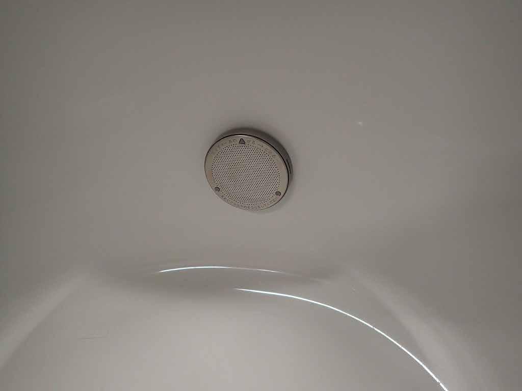 無極性循環アダプター 浴室 変更理由 フィルター薄型小型化によるデザイン性向上のため 変更点