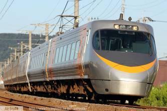 JR 四国の特急列車 Air route Blog より引用 http://airroute.at.webry.info/201110/article_6.