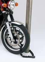 あごひものDカンが奥まった海外製ヘルメットをバイクに固定する際や シートの上にヘ ルメットを置く際に便利です