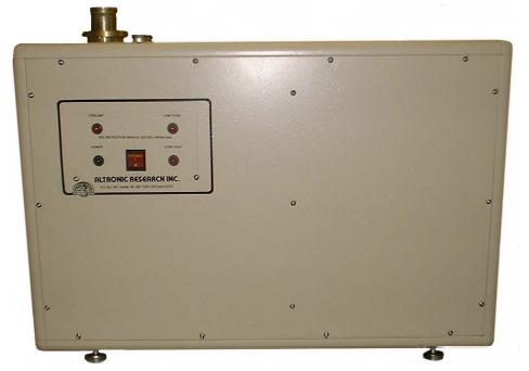 RF 用クーラント内蔵型ダミーロード Self-Contained Heat Exchangers 5KW 適用周波数範囲 DC to 800MHz 1.