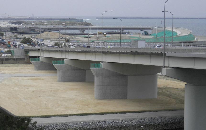 また, 国際状況が変化するなか, 沖縄ではアジアゲートウェイ構想の実現に向け, 那覇港等の国際交流拠点整備が重点整備方針として挙げられているが, これらを実現していくにあたり,