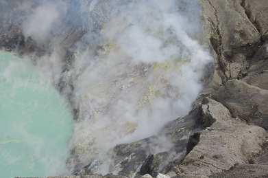 2018 年 9 月 25 日 ( 晴 ) 図 6 中岳第一火口の状況