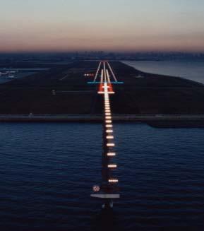 延伸に併せて新設する誘導路においても誘導路灯火の新設を行います 航空気象観測施設の整備 C 滑走路 360m