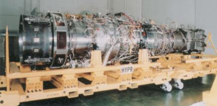 は予冷方式の極超音速ターボジェットの飛行実証用エンジン ( 図 15) 14) を製作した 全長