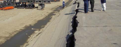 震災時における耐震強化岸壁の優位性が実証されたところです Y2
