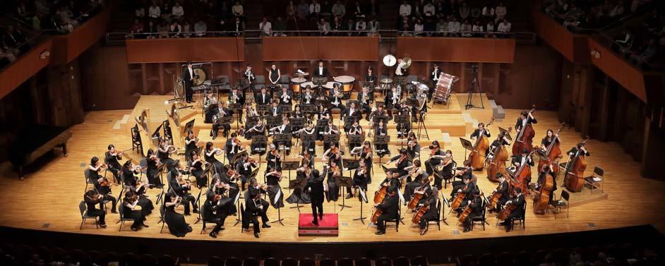 関西を代表するオーケストラの一つとして文化 社会への貢献を目指して積極的に活動を続けている 世界的ヴァイオリニストでもあるオーギュスタン デュメイは 2008 年より首席客演指揮者を務め 2011 年 1 月より楽団史上初の音楽監督に就任 藤岡幸夫は 2000 年より正指揮者を務め 2007 年 4 月より首席指揮者に就任 飯守泰次郎は 2001 年より常任指揮者を務め 2011 年 1