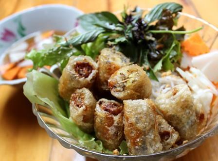 豚焼肉の混ぜ混ぜ麺 ) Bún Thịt Nướng 3 ブンチャーゾー (