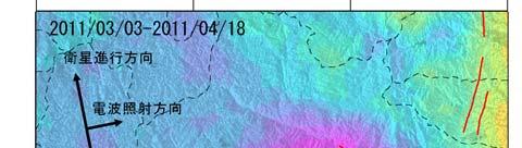 衛星合成開口レーダーを用いた平成 23 年 (2011 年 ) 東北地方太平洋沖地震に伴う地殻変動の検出 53 福島県浜通りの地震では, 約 12km 四方にわたり変動が生じており, 衛星視線方向に約 12cm の変位が見られる. また, 南北方向の変位の不連続が見られる. また,3.2.3 で後述する湯ノ岳断層および井戸沢断層付近には変動はみられず, これらの断層破壊は SAR データの観測日 (4 月 7 日 ) 以降に生じていることがわかる.