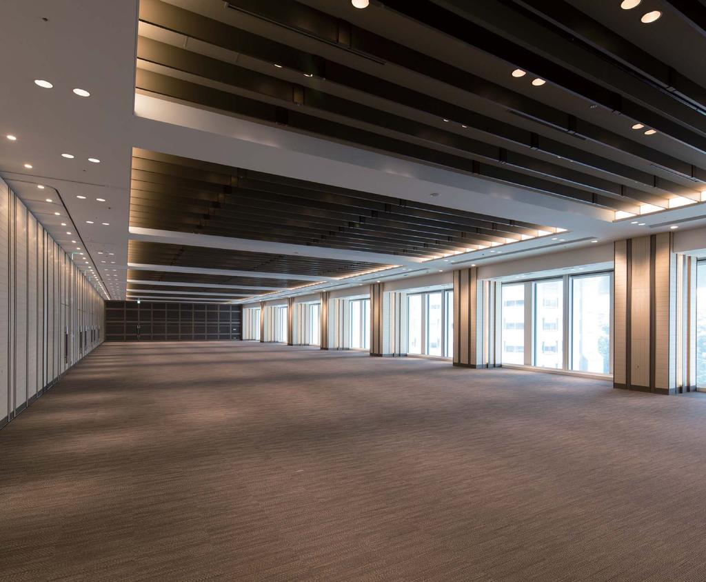 Hall A 396seats 792seats A 50-meter-long glass curtain wall lends brightness and a sense of openness to this space.